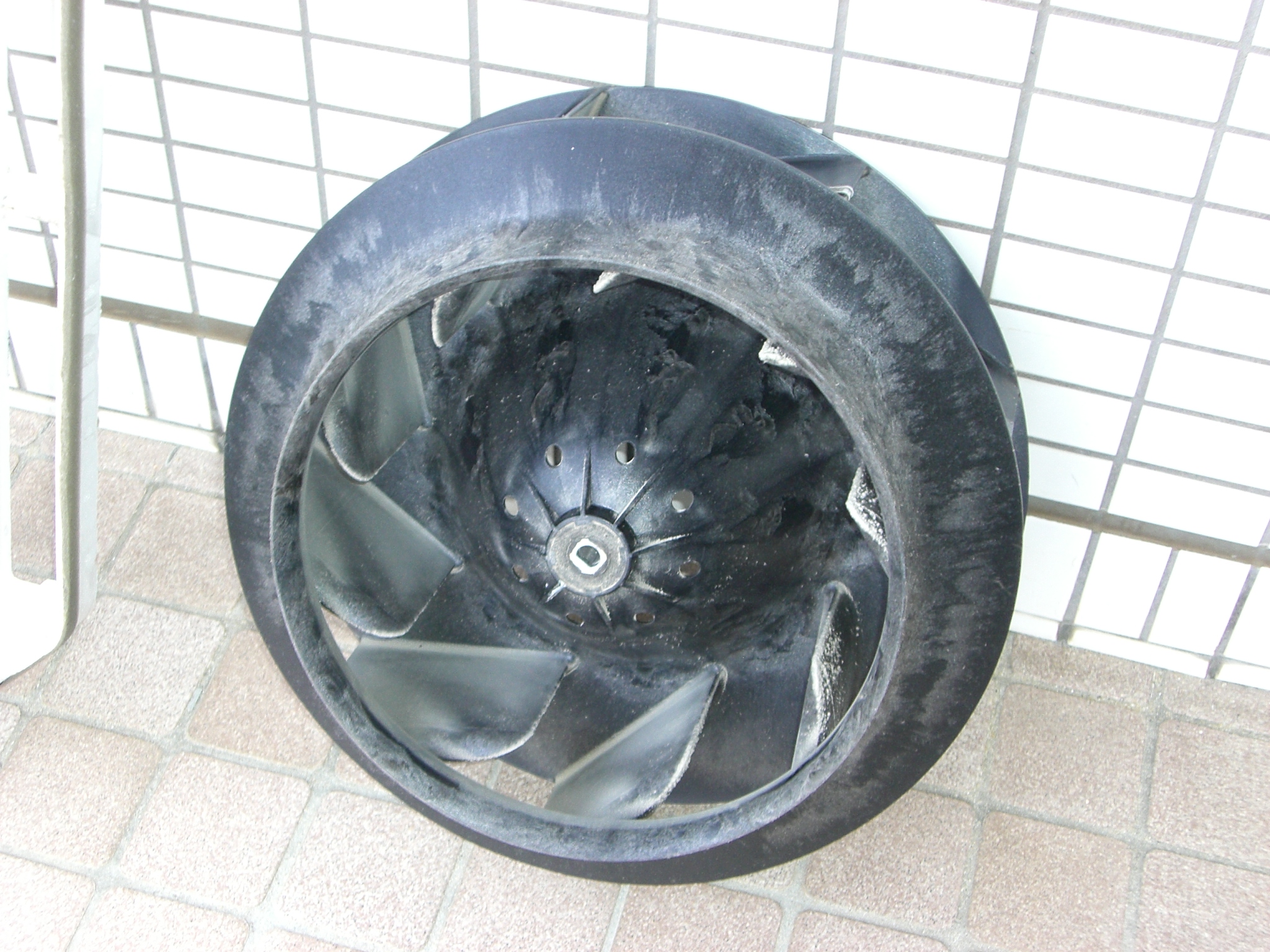 取外された送風ファン